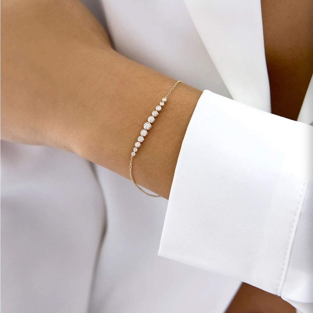 Ring Concierge Graduated Diamond Bezel Soft Chain Bracelet- Gold - Picture 8 of 9